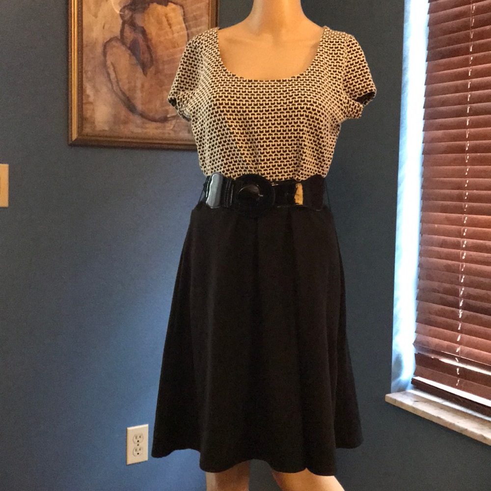 Soooo cute black dress with wide belt. - Picture 1 of 4